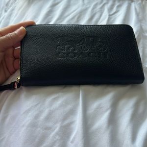 Black coach Wallet, pebbled leather